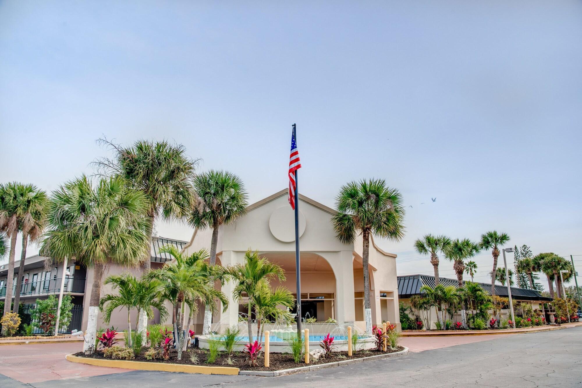 Super 8 By Wyndham St. Petersburg Exterior foto